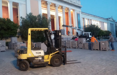 Εκφόρτωση αγαλμάτων στο Αρχαιολογικό Μουσείο Αθηνών forklift-solutions.gr