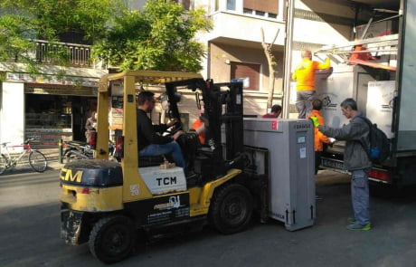 Εκφόρτωση αγαλμάτων στο Αρχαιολογικό Μουσείο Αθηνών forklift-solutions.gr