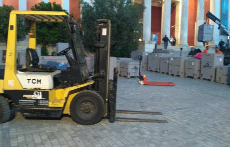 Εκφόρτωση αγαλμάτων στο Αρχαιολογικό Μουσείο Αθηνών forklift-solutions.gr