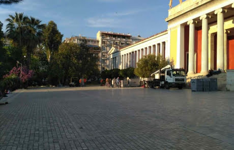 Εκφόρτωση αγαλμάτων στο Αρχαιολογικό Μουσείο Αθηνών forklift-solutions.gr