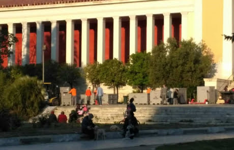 Εκφόρτωση αγαλμάτων στο Αρχαιολογικό Μουσείο Αθηνών forklift-solutions.gr